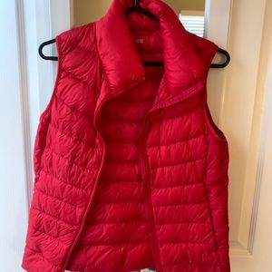 Uniqlo ultra light down vest